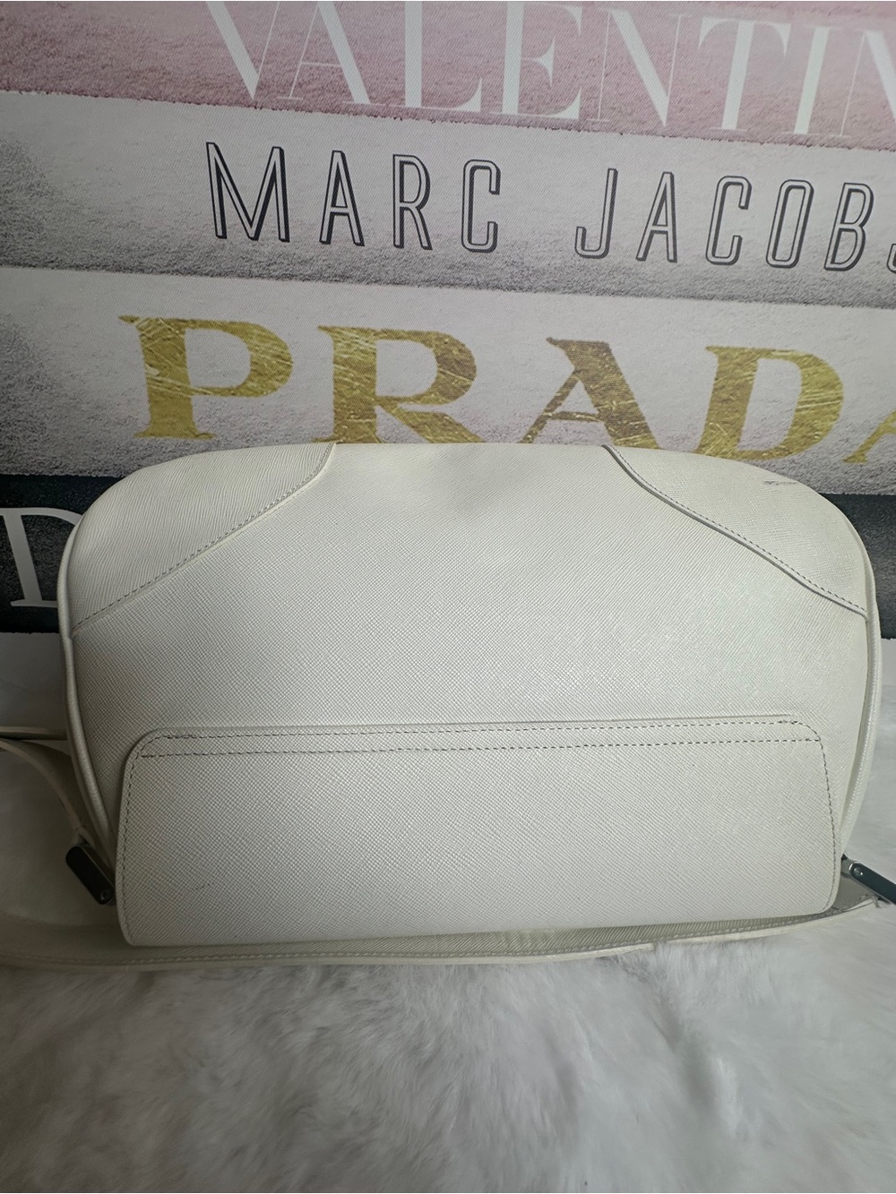 Burberry Vintage White Saffiano Leather Shoulder Bag - Picture 8 of 16